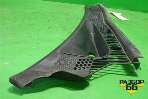 Решетка стеклоочистителей правая (правый руль) (1M51A02216BB) для Ford Focus 1 с 1998-2004г (Фокус)