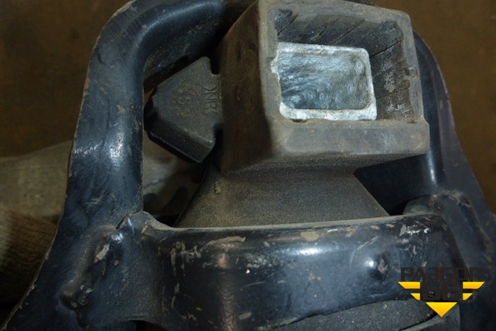 Опора двигателя правая для Peugeot 1007 с 2005г