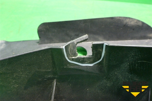 Пыльник заднего бампера правый (5872360070) для Toyota Land Cruiser (200) с 2008г (Ленд Крузер)