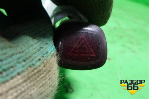 Кнопка аварийной сигнализации (30739319) для Volvo XC90 с 2002-2015г (ХС90)