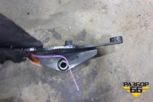 Кронштейн амортизатора кабины (правый) (A9408902583) для Mercedes Benz TRUCK Axor 2 с 2004г (Аксор)