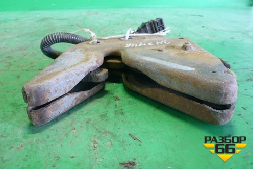 Замок кабины гидравлический (A9303100083) для Mercedes Benz TRUCK Axor 2 с 2004г (Аксор)