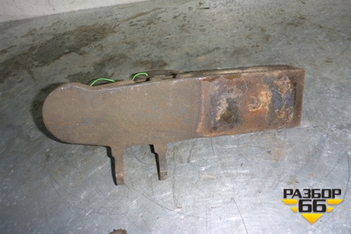 Кронштейн переднего стабилизатора  (левый) (9433234084) для Mercedes Benz TRUCK Axor 2 с 2004г (Аксор)