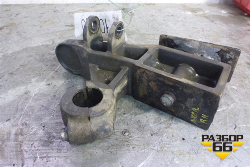 Кронштейн переднего стабилизатора  (левый) (9433234684) для Mercedes Benz TRUCK Axor 2 с 2004г (Аксор)