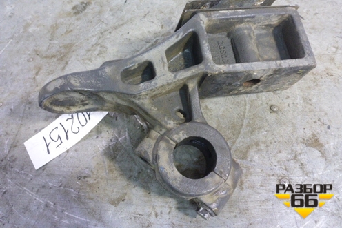 Кронштейн переднего стабилизатора  (левый) (9433234784) для Mercedes Benz TRUCK Axor 2 с 2004г (Аксор)