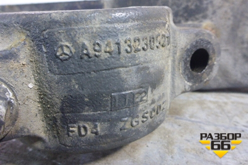 Кронштейн переднего стабилизатора  (левый) (9433234784) для Mercedes Benz TRUCK Axor 2 с 2004г (Аксор)