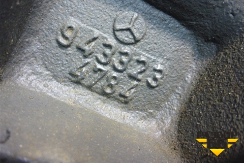 Кронштейн переднего стабилизатора  (левый) (9433234784) для Mercedes Benz TRUCK Axor 2 с 2004г (Аксор)