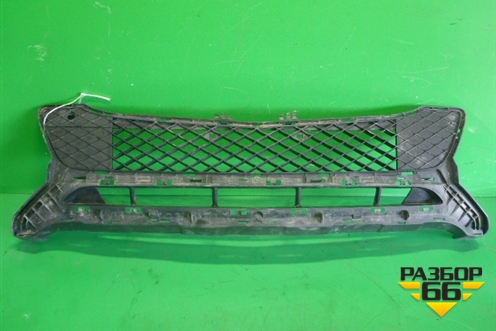 Решетка в передний бампер центральная (после 2012г) (A2048856823) для Mercedes Benz GLK-Klass X204 с 2008г (ГЛК)