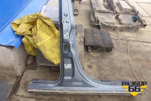 Порог со стойкой правый для Volkswagen Touareg c 2002-2010г (Туарег)