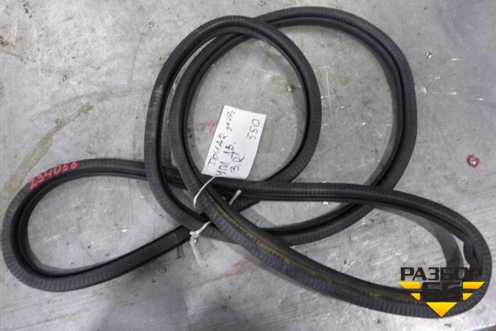 Уплотнитель двери задней правой для Volkswagen Touareg c 2002-2010г (Туарег)