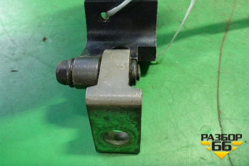 Петля двери задней левой верхняя (7L0833401B) для Volkswagen Touareg c 2002-2010г (Туарег)