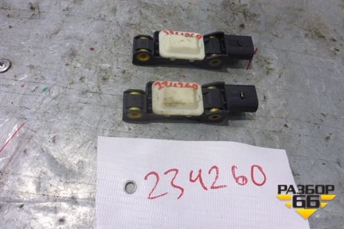 Датчик AIR BAG (7L6909606B) для Volkswagen Touareg c 2002-2010г (Туарег)
