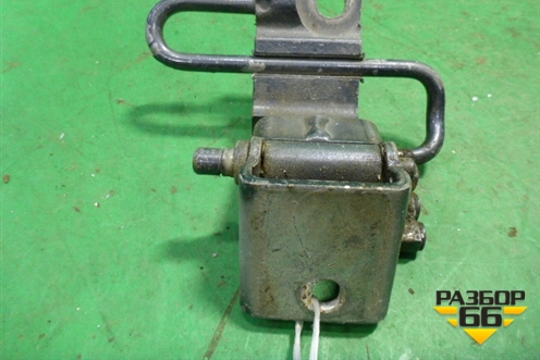 Петля двери передней правой нижняя (7L0831412) для Volkswagen Touareg c 2002-2010г (Туарег)