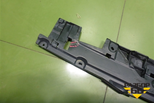 Кронштейн заднего бампера центральный (после 2012г) (5261560080) для Toyota Land Cruiser (200) с 2008г (Ленд Крузер)