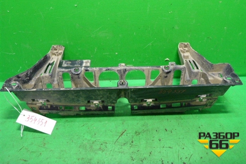 Кронштейн заднего бампера центральный (7294391) для BMW X5 F15 с 2013г (Х5 Ф15)