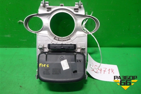 Накладка на торпедо (центральная) (8A6118D422AFW) для Ford Fiesta с 2008-2015г (Фиеста 6)