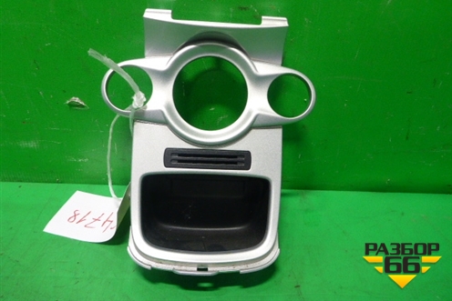 Накладка на торпедо (центральная) (8A6118D422AFW) для Ford Fiesta с 2008-2015г (Фиеста 6)