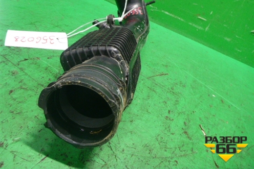 Патрубок интеркулера пластиковый (2.0л B4204T11) (31319691) для Volvo XC60 с 2008-2017г (ХС60)