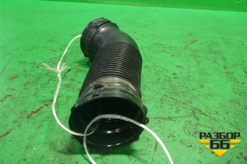 Патрубок интеркулера пластиковый (2.0л B4204T11) (31319688) для Volvo XC60 с 2008-2017г (ХС60)