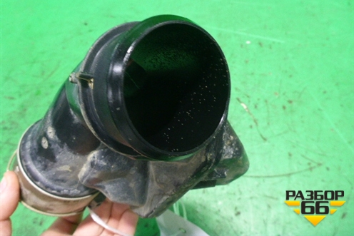 Патрубок интеркулера пластиковый (2.0л B4204T11) (31422061) для Volvo XC60 с 2008-2017г (ХС60)