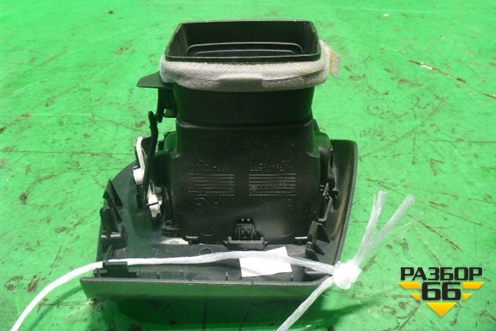 Дефлектор воздушный левый (9676476577) для Peugeot 301 с 2013г