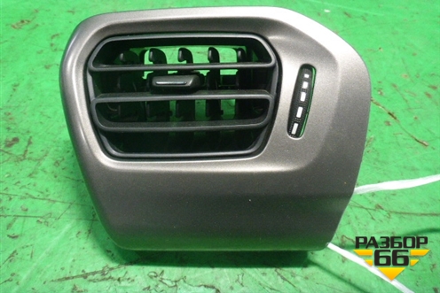 Дефлектор воздушный левый (9676476577) для Peugeot 301 с 2013г