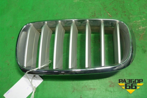Решетка радиатора левая (51117308660) для BMW X5 F15 с 2013г (Х5 Ф15)