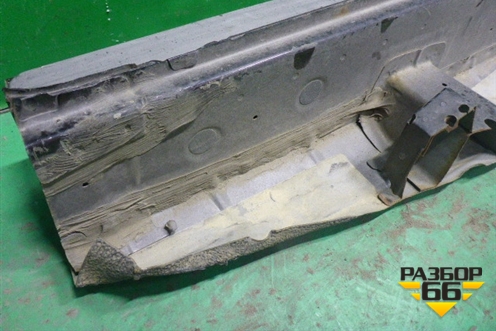 Порог со стойкой правый для Nissan Tiida (C11X) с 2004-2013г