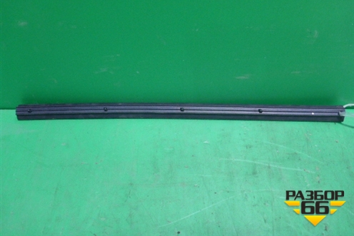 Уплотнитель капота (левый на крыло новый) (5338960020) для Toyota Land Cruiser (200) с 2008г (Ленд Крузер)