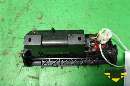 Пепельница (передняя) (3C0863284G) ( 3C0857961G) для Volkswagen Passat (B6) с 2005-2010г (Пассат Б6)