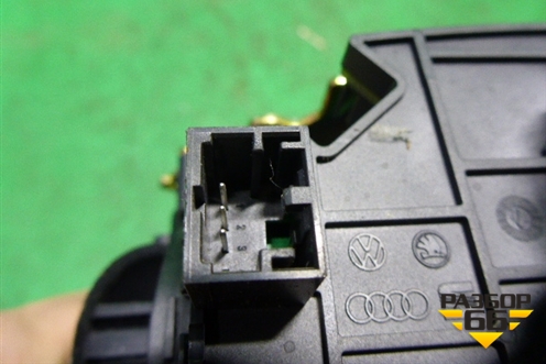 Переключатель подрулевой в сборе для Volkswagen Touareg c 2002-2010г (Туарег)