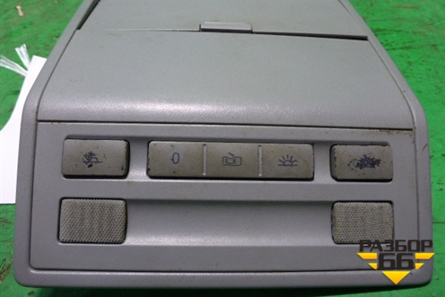 Плафон салонный передний (не под люк) (7L0868403) для Volkswagen Touareg c 2002-2010г (Туарег)