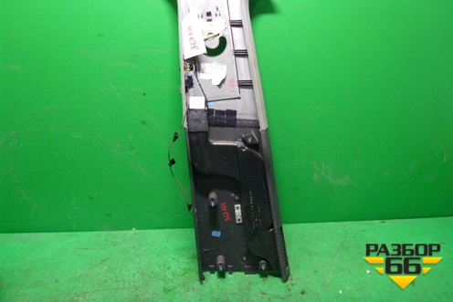 Обшивка стойки центральная правая для Volkswagen Touareg c 2002-2010г (Туарег)