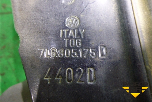 Кронштейн переднего крыла левый (7L6805175D) для Volkswagen Touareg c 2002-2010г (Туарег)