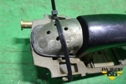 Ручка наружная двери задней правой для Volkswagen Touareg c 2002-2010г (Туарег)