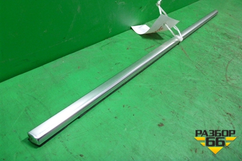 Накладка стекла заднего правого для Volkswagen Touareg c 2002-2010г (Туарег)