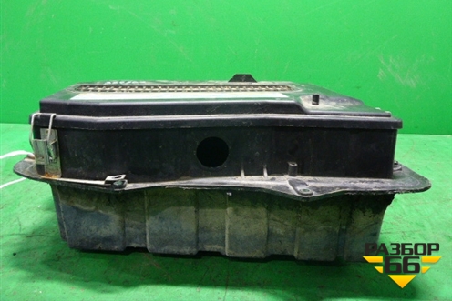 Ящик под аккумулятор (под сиденьем) для Volkswagen Touareg c 2002-2010г (Туарег)