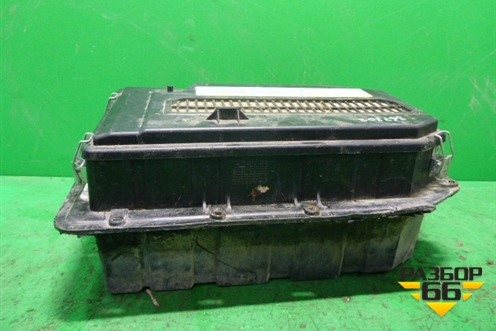 Ящик под аккумулятор (под сиденьем) для Volkswagen Touareg c 2002-2010г (Туарег)