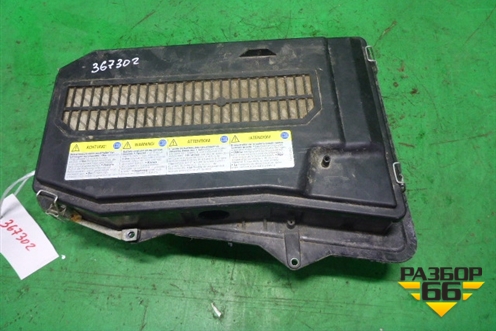 Ящик под аккумулятор (под сиденьем) для Volkswagen Touareg c 2002-2010г (Туарег)