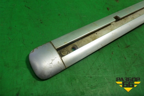 Молдинг крыши правый (7L6860184E) для Volkswagen Touareg c 2002-2010г (Туарег)