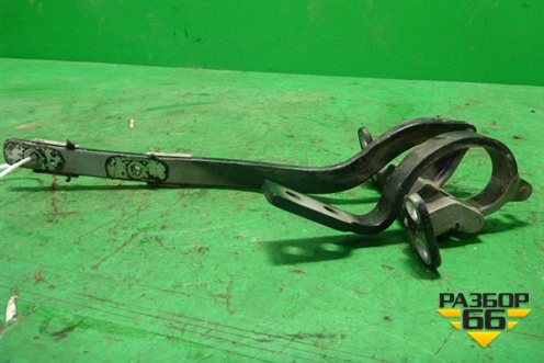 Петля двери багажника (правая) (7L6827302A) для Volkswagen Touareg c 2002-2010г (Туарег)