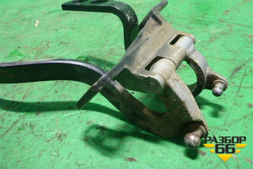 Петля двери багажника (правая) (7L6827302A) для Volkswagen Touareg c 2002-2010г (Туарег)