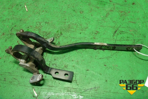 Петля двери багажника (левая) (7L6827301A) для Volkswagen Touareg c 2002-2010г (Туарег)