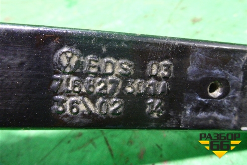 Петля двери багажника (левая) (7L6827301A) для Volkswagen Touareg c 2002-2010г (Туарег)