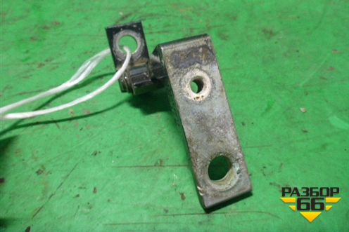 Петля двери передней правой верхняя (7L0831402) для Volkswagen Touareg c 2002-2010г (Туарег)