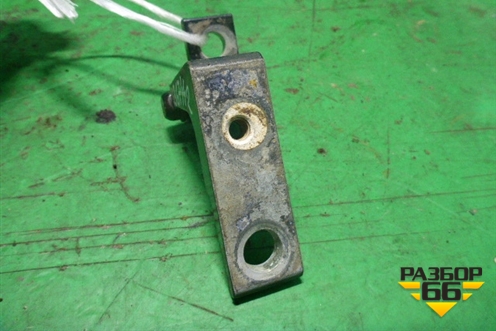 Петля двери передней левой верхняя (7L0831401) для Volkswagen Touareg c 2002-2010г (Туарег)