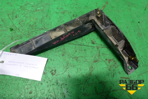 Кронштейн заднего бампера правый (под фонарь) (7L6807862) для Volkswagen Touareg c 2002-2010г (Туарег)