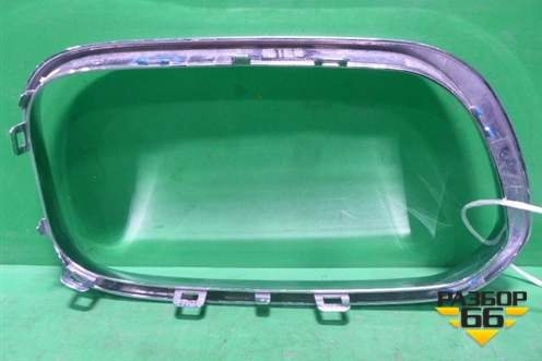 Накладка на решетку радиатора (левая) для BMW 1-серия F20/F21 с 2011г