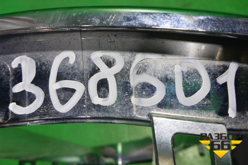 Накладка на решетку радиатора (левая) для BMW 1-серия F20/F21 с 2011г