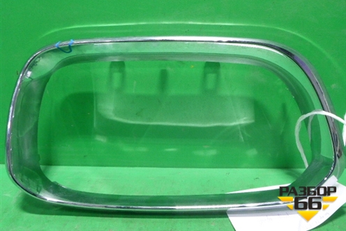 Накладка на решетку радиатора (правая) для BMW 1-серия F20/F21 с 2011г